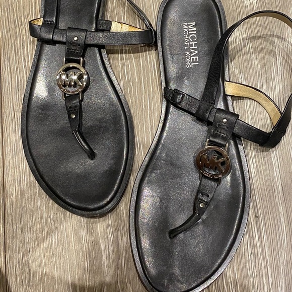 MICHAEL Michael Kors black leather sandals - Picture 2 of 7